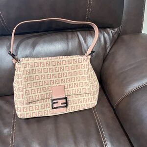 fendi  pink mamma baguette zucchino